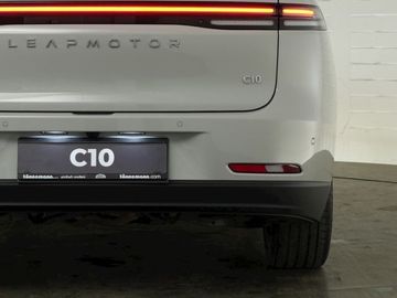 Car image 38