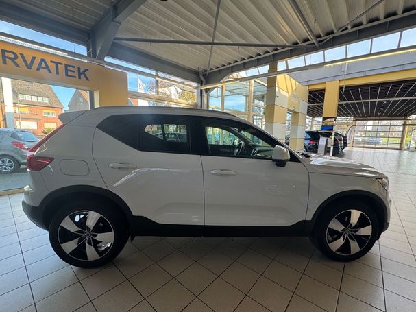 Volvo XC40 Momentum 120 kW image number 4