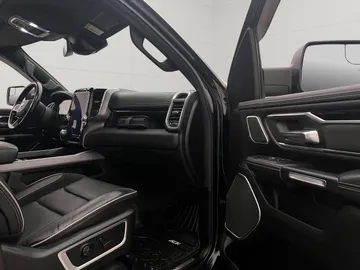 Car image 38