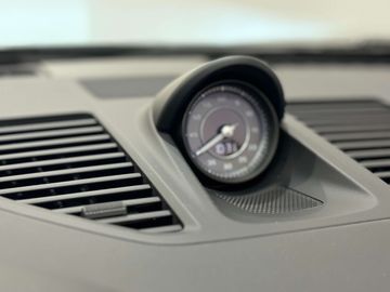 Car image 33