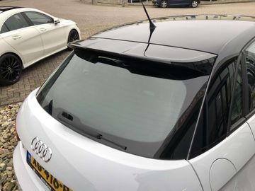 Car image 33