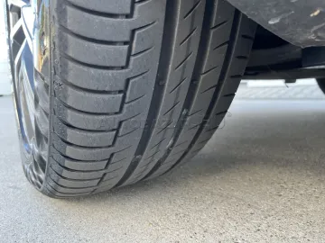 Car image 47