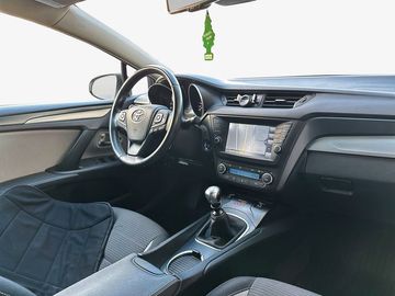 Car image 10