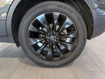 Car image 21