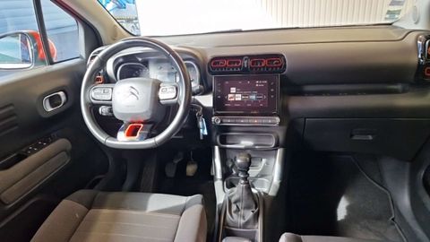 Car image 11