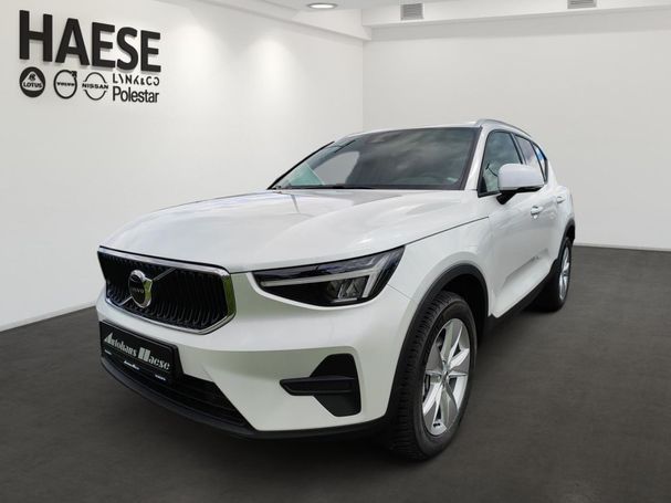 Volvo XC40 B3 Core 120 kW image number 1