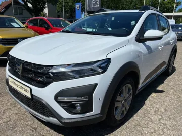 Car image 10