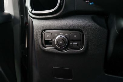 Car image 32