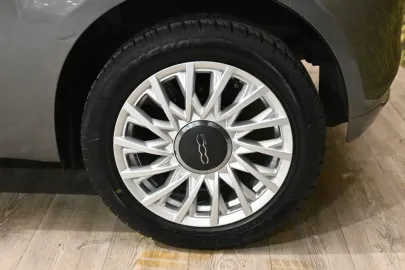 Car image 18