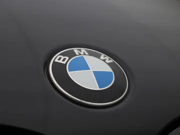 Car image 48