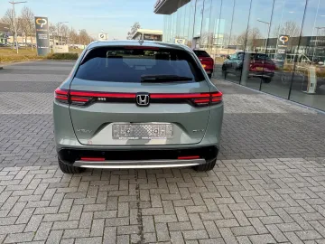 Car image 42