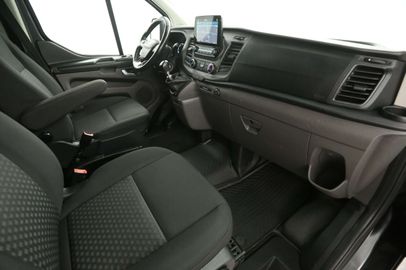 Car image 24