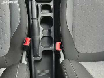 Car image 34