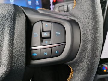 Car image 32