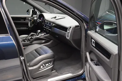 Car image 33