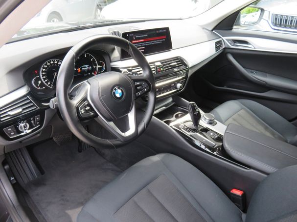 BMW 520d Touring xDrive 140 kW image number 8