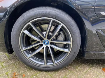 Car image 44