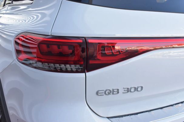 Mercedes-Benz EQB 168 kW image number 7