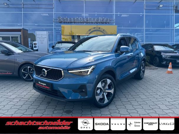 Volvo XC40 B3 Core DKG 120 kW image number 1