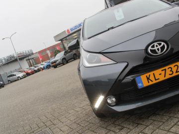 Car image 23