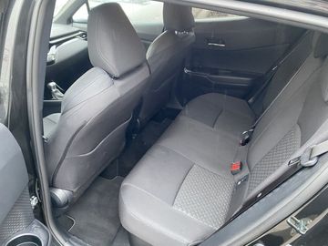 Car image 12