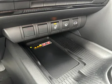 Car image 28