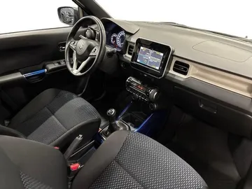 Car image 4