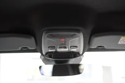 Car image 32