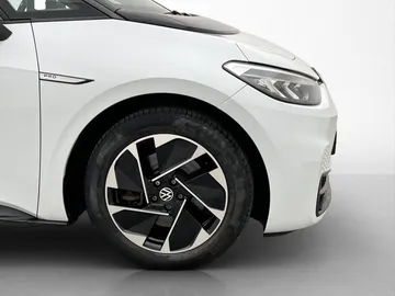 Car image 33