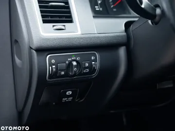 Car image 40