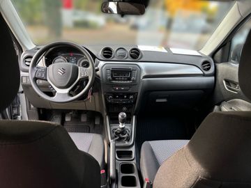 Car image 10