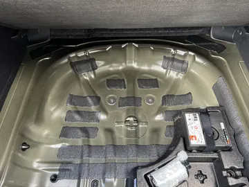 Car image 27