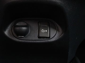 Car image 33