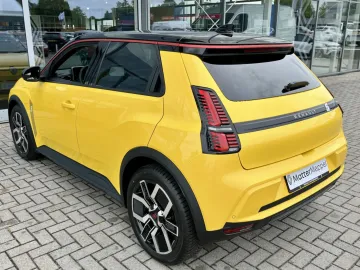 Car image 46