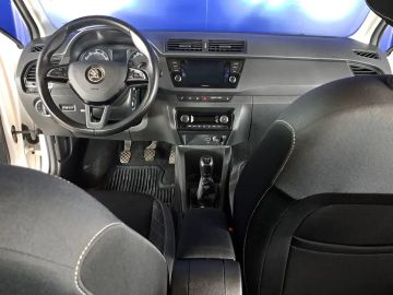 Car image 14