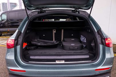 Car image 37