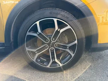 Car image 37