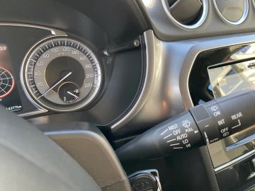 Car image 32