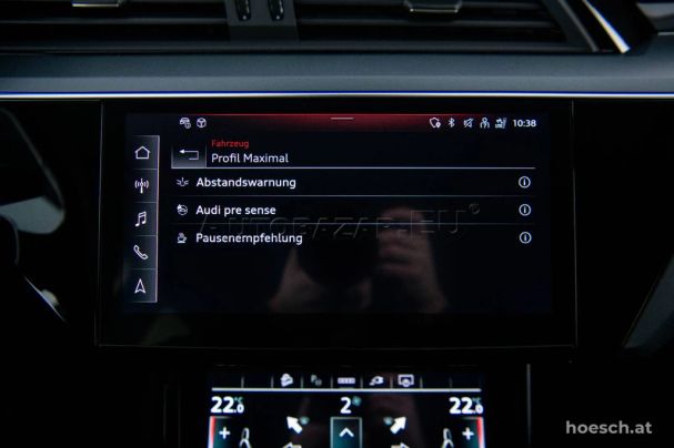 Audi e-tron 55 quattro S-line 300 kW image number 15