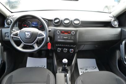 Car image 25