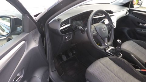 Car image 11