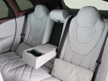 Car image 38