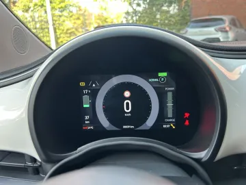 Car image 31