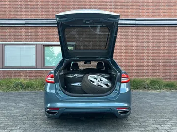 Car image 23