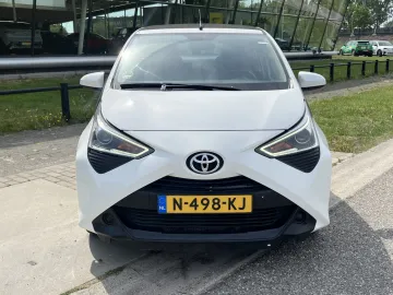 Car image 3