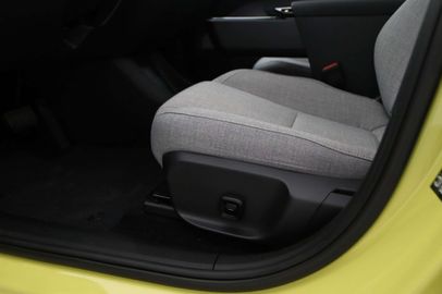 Car image 38