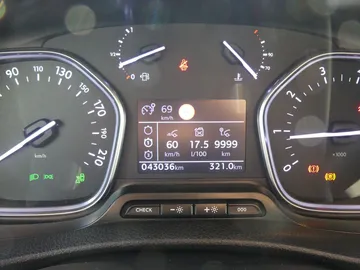 Car image 22