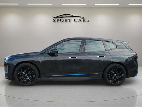 BMW iX xDrive40 240 kW image number 7