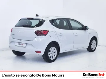 Car image 4