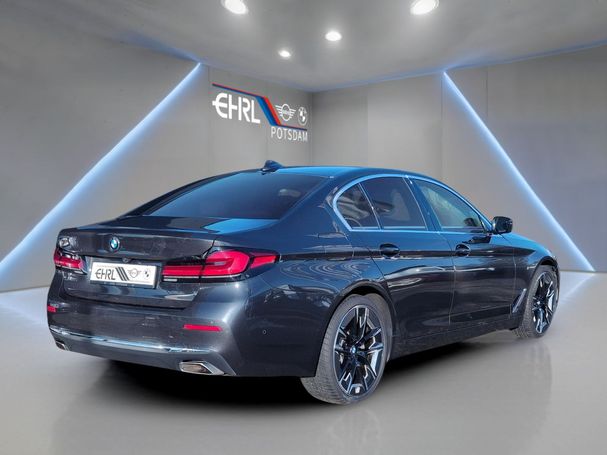 BMW 520d Luxury Line 140 kW image number 2